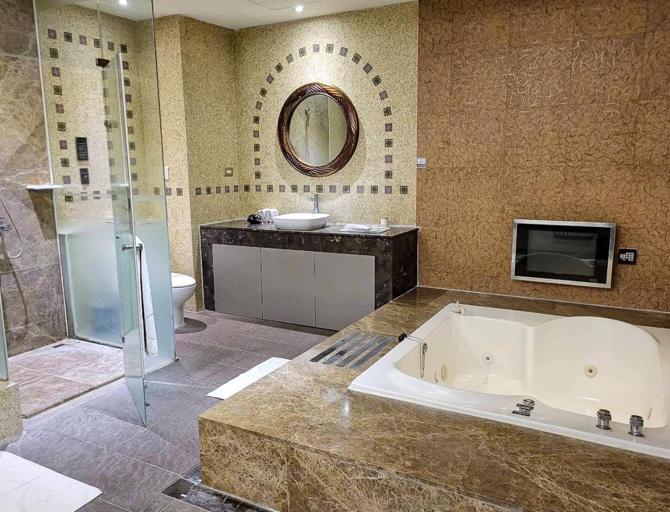 ออล-ยูอาร์ บูทิก โฮเต็ล ผิงถุง Motel Pingtung ภายนอก รูปภาพ
