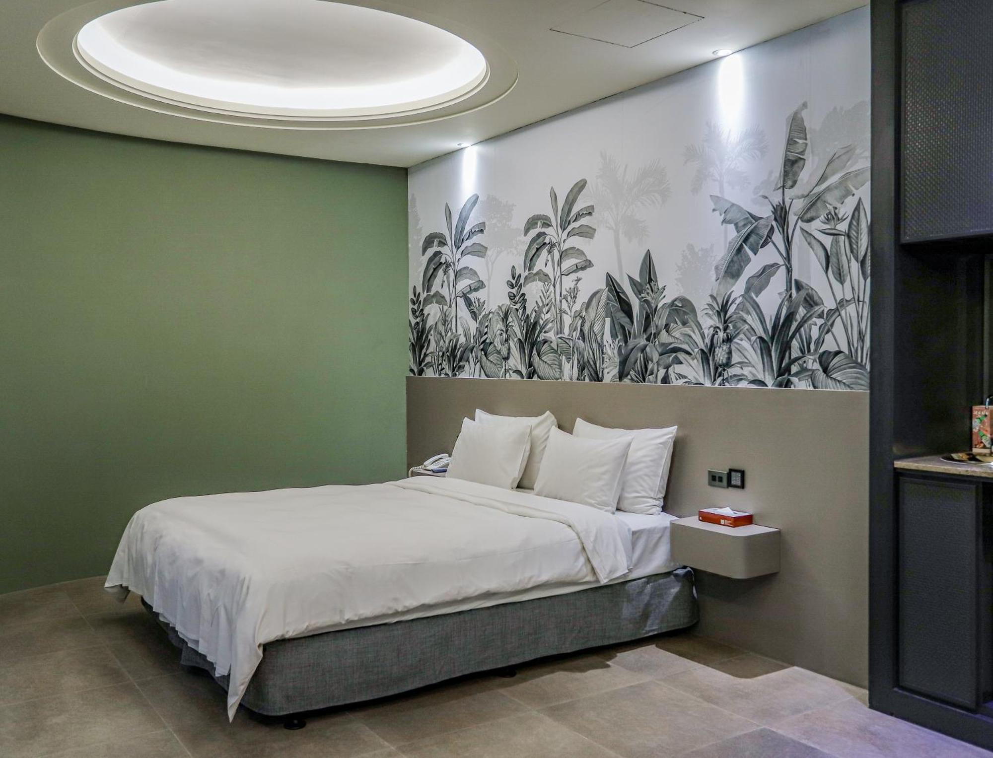 ออล-ยูอาร์ บูทิก โฮเต็ล ผิงถุง Motel Pingtung ภายนอก รูปภาพ