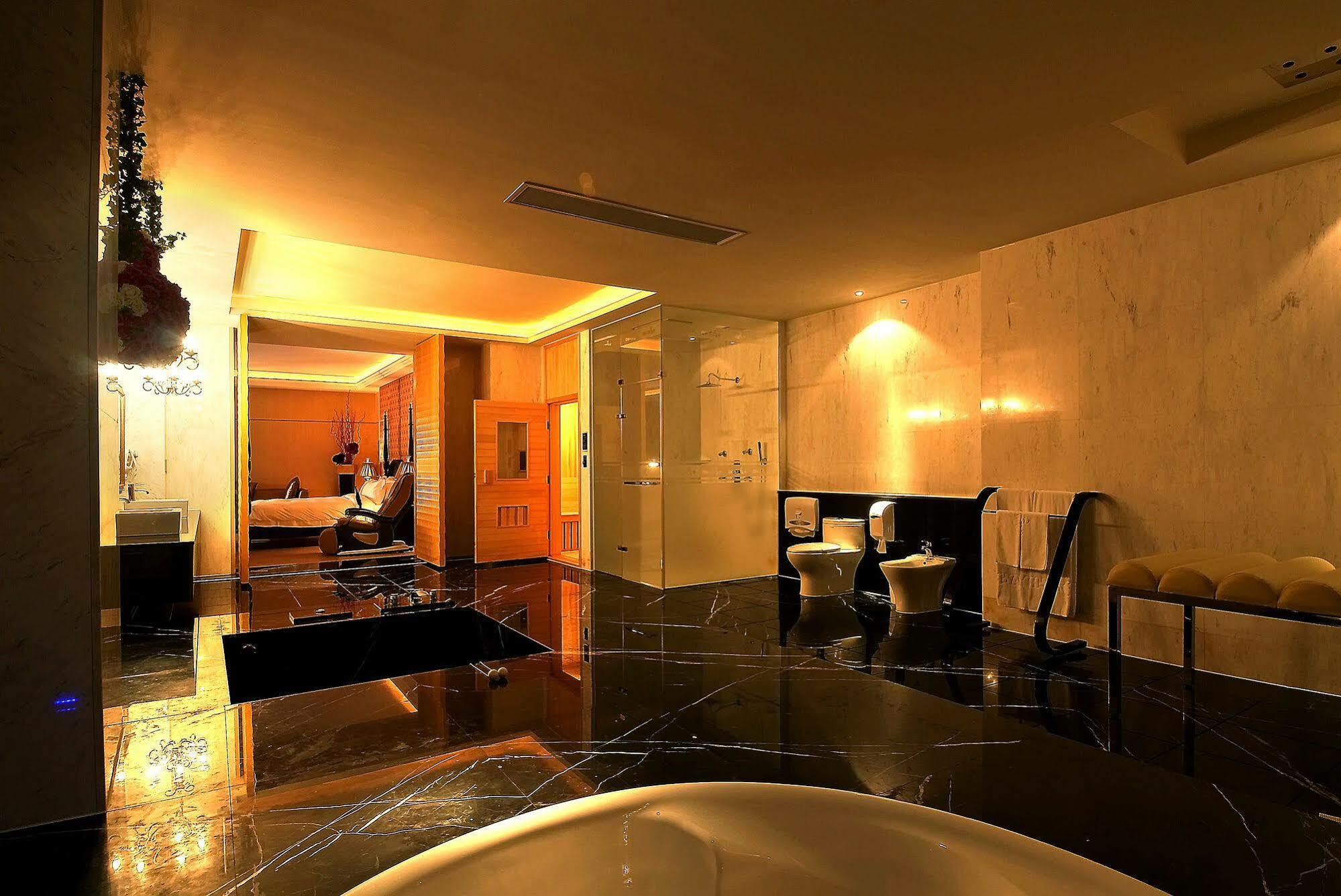 ออล-ยูอาร์ บูทิก โฮเต็ล ผิงถุง Motel Pingtung ภายนอก รูปภาพ