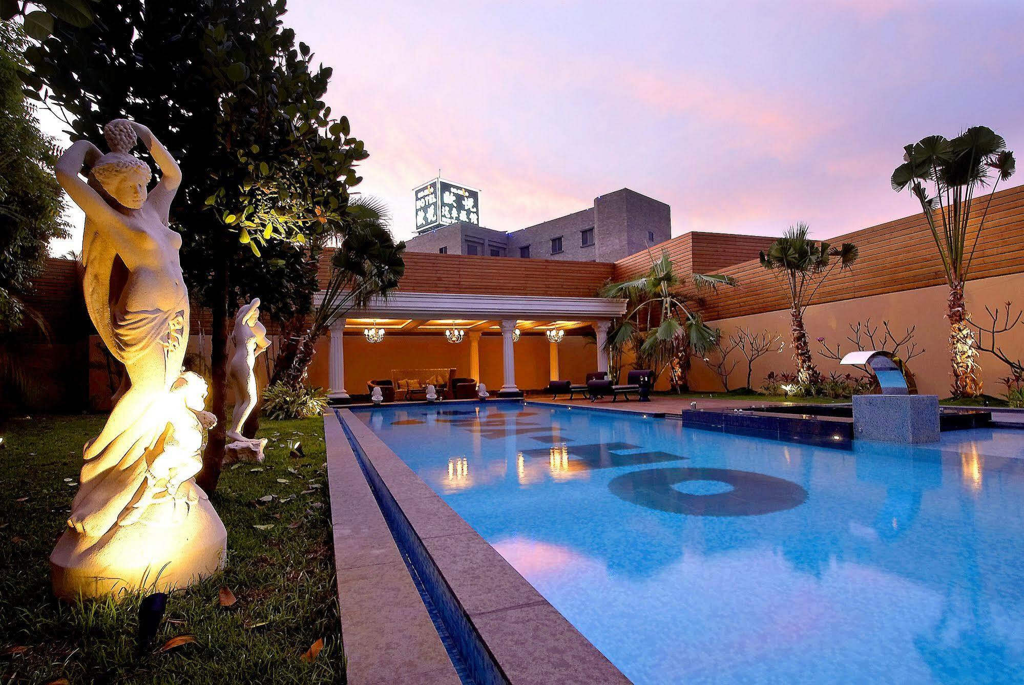 ออล-ยูอาร์ บูทิก โฮเต็ล ผิงถุง Motel Pingtung ภายนอก รูปภาพ